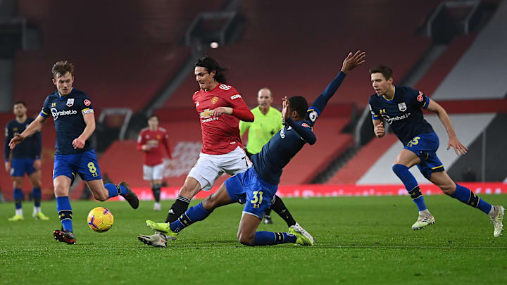 Aksi Edinson Cavani melawan Southampton