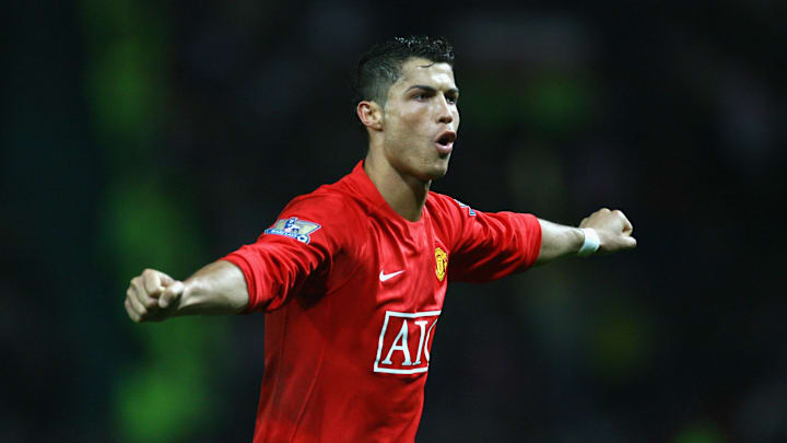 Cristiano Ronaldo saat bermain untuk Manchester United Cristiano Ronaldo saat bermain untuk Manchester United