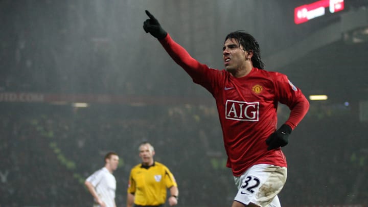 Manchester United's Carlos Tevez celebra