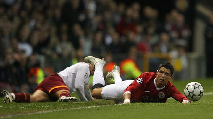 Criatiano Ronaldo mencetak dua gol dalam kemenangan 7-1 Manchester United atas AS Roma