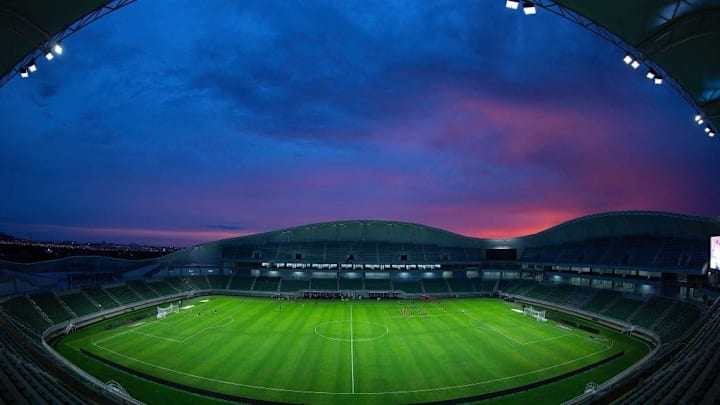 En la jornada uno insectos opacaron el debut de un nuevo estadio en Mazatlán 