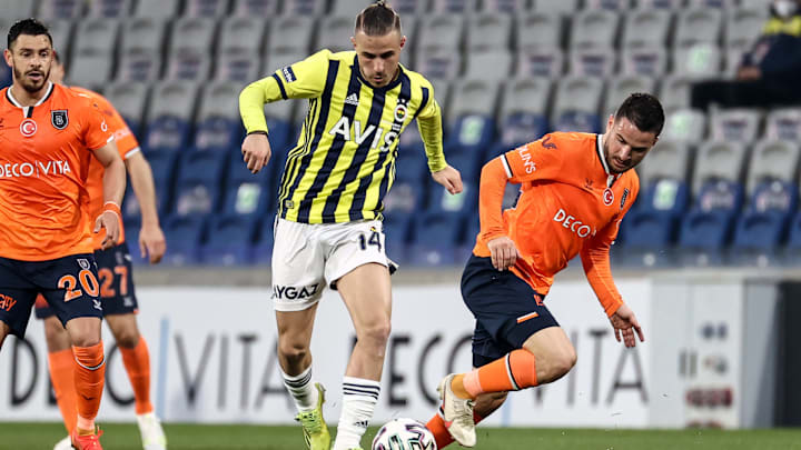 Dimitris Pelkas ile Hasan Ali Kaldırım arasındaki ikili mücadele Dimitris Pelkas ile Hasan Ali Kaldırım arasındaki ikili mücadele