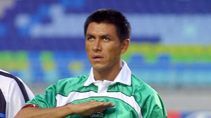 Claudio Suárez jugó cinco años para los Felinos, logrando así, convertirse en ídolo del equipo universitario