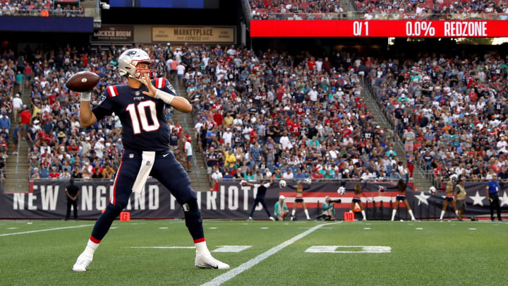 Mac Jones tuvo un buen rendimiento con los Patriots en su debut en la NFL