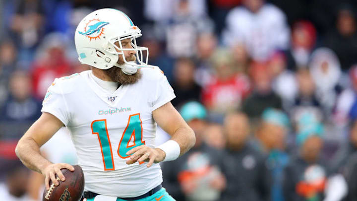 Miami Dolphins QB Ryan Fitzpatrick could mentor Justin Herbert in 2020.