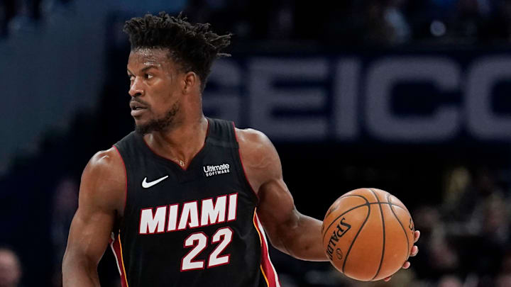 Jimmy Butler le regaló cestas de baloncesto a todos sus compañeros