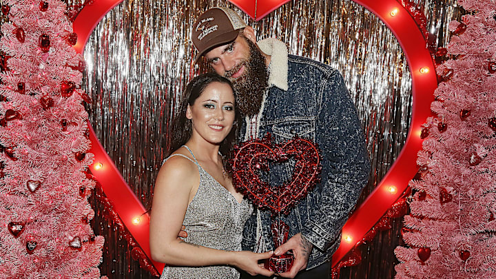 Jenelle Evans revealed she was drinking "too much" after her split with David Eason in a new livestream interview. Jenelle Evans revealed she was drinking "too much" after her split with David Eason in a new livestream interview.