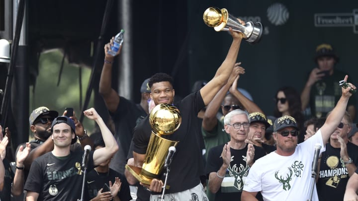 Giannis Antetokounmpo fue ovacionado durante un evento de lucha en Milwaukee