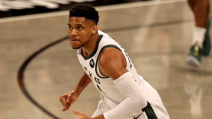 El buen rendimiento de Giannis ha contrastado con el apoyo ofensivo por parte de sus compañeros