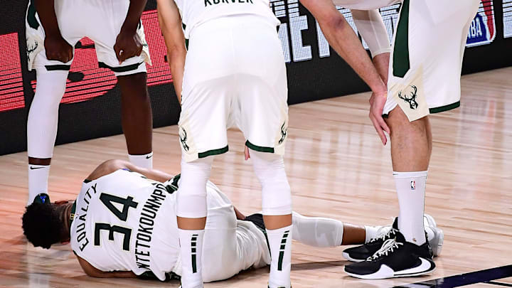 El griego corre el serio riesgo de perderse el resto de la postemporada con los Bucks