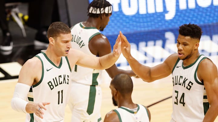 Bucks aseguraron su lugar en los playoffs