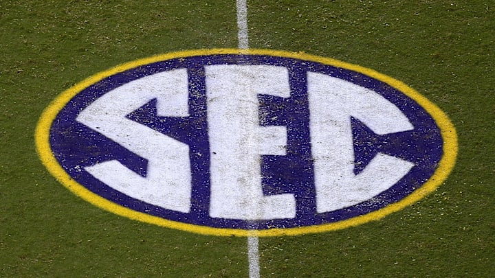 Espn Abc Likely To Take Over Sec Football Coverage After 2023 Season