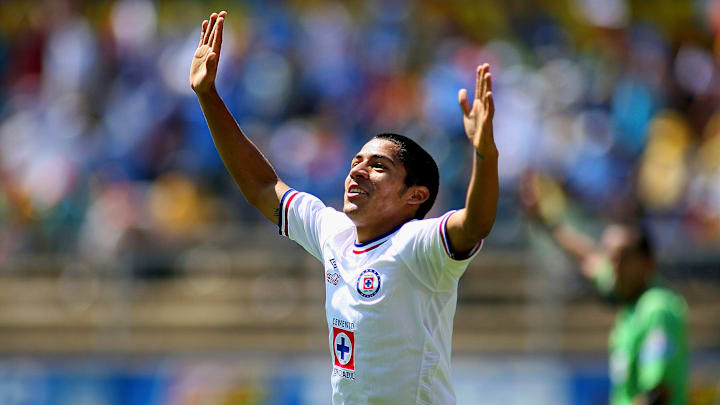 Monarcas Morelia v Cruz Azul - Apertura 2010