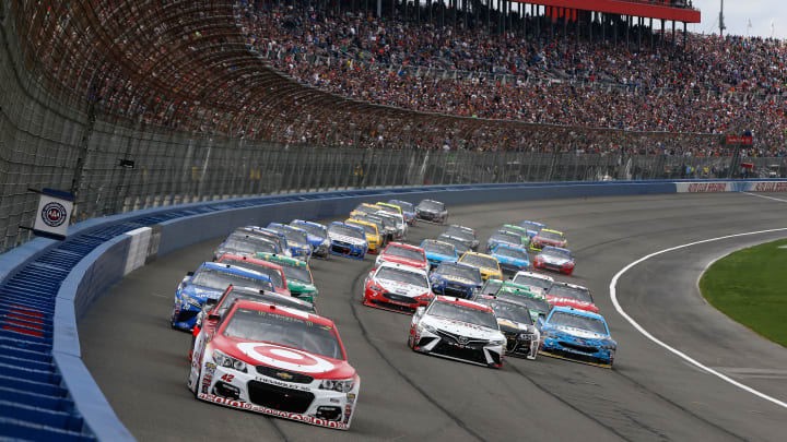 The Auto Club 400 odds favor Kyle Busch and Kevin Harvick to win this Sunday's NASCAR Cup Series race at Auto Club Speedway..