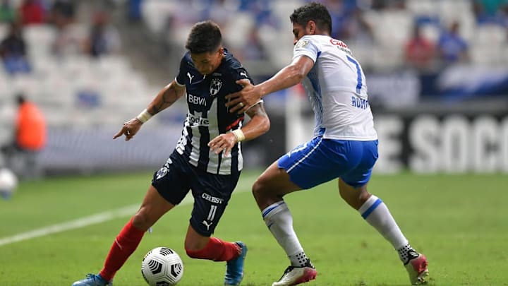 Maximiliano Meza, Luis Romo en partido Monterrey vs Cruz Azul