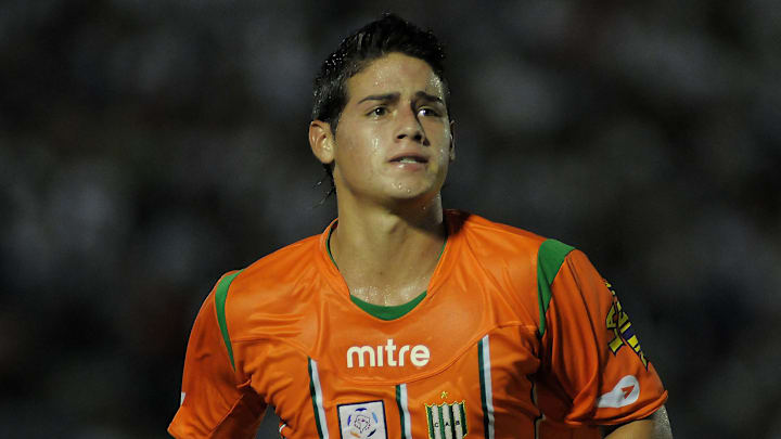 Nacional (URU) v Banfield (ARG) - Libertadores Cup 2010