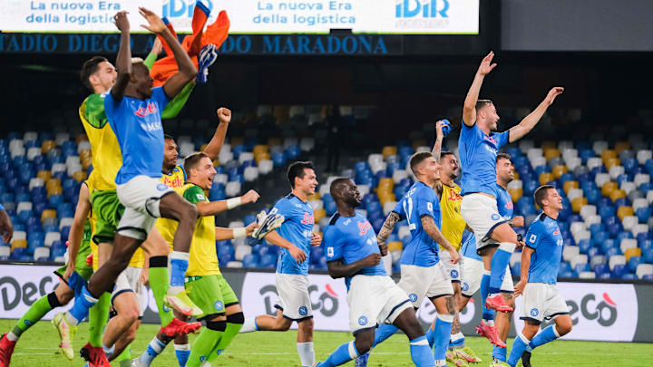 Único clube com 100% de aproveitamento no calcio, Napoli busca primeira vitória na Europa League Único clube com 100% de aproveitamento no calcio, Napoli busca primeira vitória na Europa League