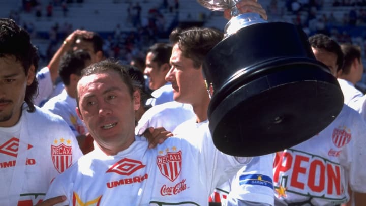 Necaxa y Chivas jugaron la última final en el Estadio Azteca sin presencia del Club América Necaxa y Chivas jugaron la última final en el Estadio Azteca sin presencia del Club América