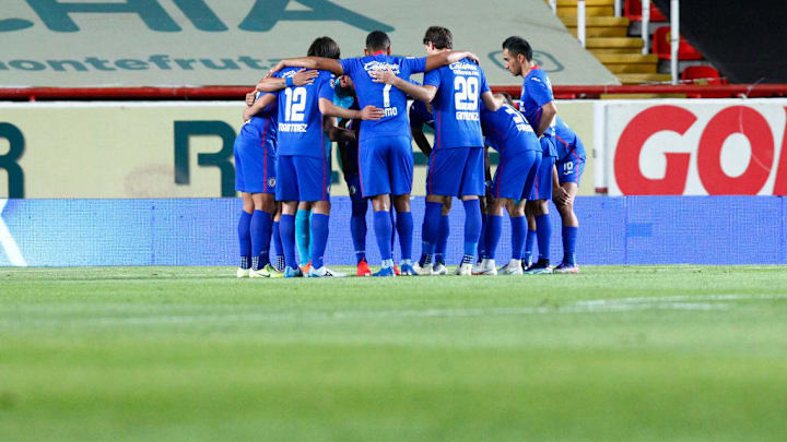 Jugadores de Cruz Azul previo al partido ante Necaxa.