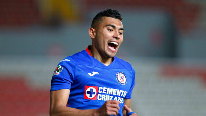 El futbolista de Cruz Azul respondió de gran manera ante las provocaciones de un usuario El futbolista de Cruz Azul respondió de gran manera ante las provocaciones de un usuario