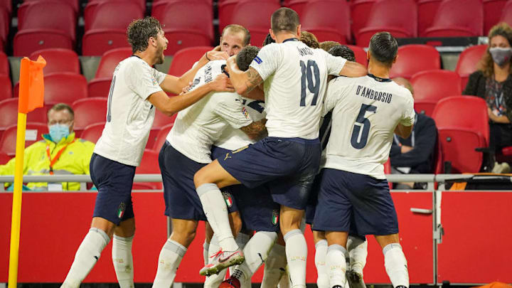 Gli azzurri esultando dopo un gol all'Olanda