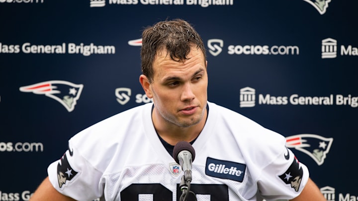 Hunter Henry jugará ante Dolphins