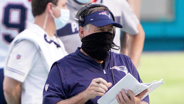 Bill Belichick está cansado de la polémica de sus quarterbacks 