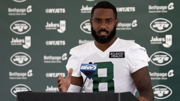 The latest Elijah Moore injury update is concerning for the New York Jets. 