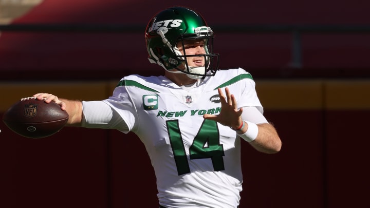 El mariscal de campo de los Jets está afectado por una seria dolencia en el hombro