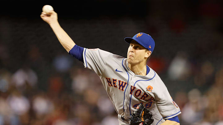Jacob deGrom sigue intratable en 2021