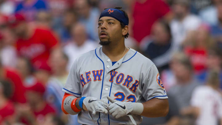 Dominic Smith juega como primera base en los Mets de Nueva York dentro de las Grandes Ligas de Estados Unidos