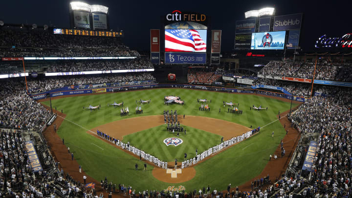 Fan on the Field Gets Lit Up By Security During Yankees - Mets Game