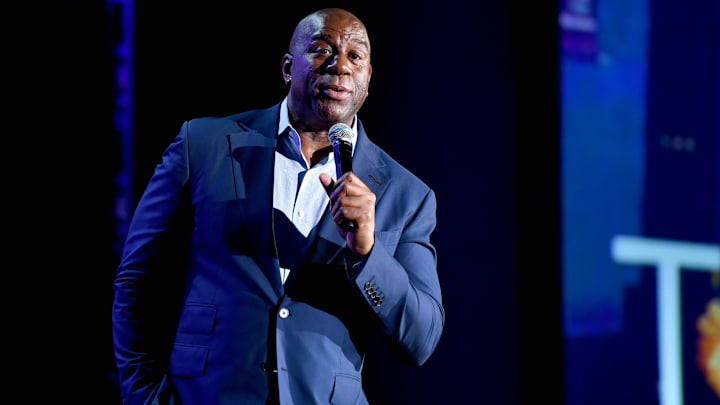 La leyenda del baloncesto, Magic Johnson,  durante un acto público de la organización ONWARD19
