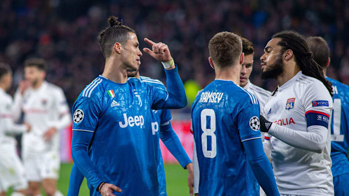 Olympique Lyon v Juventus - UEFA Champions League Round of 16: First Leg