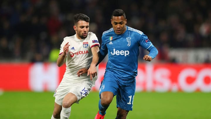 Olympique Lyon v Juventus - UEFA Champions League Round of 16: First Leg