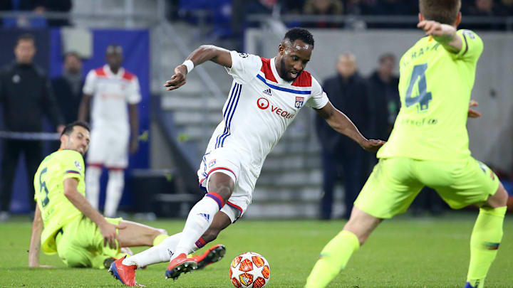 Olympique Lyonnais v FC Barcelona - UEFA Champions League Round of 16: First Leg Olympique Lyonnais v FC Barcelona - UEFA Champions League Round of 16: First Leg