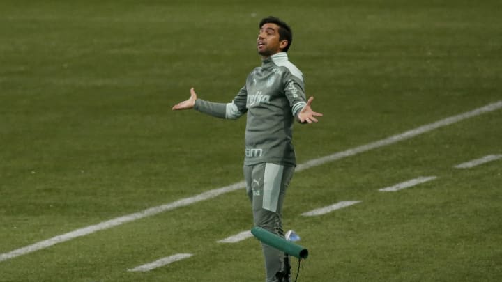 Abel Ferreira foi um show à parte na vitória contra o Inter Abel Ferreira foi um show à parte na vitória contra o Inter