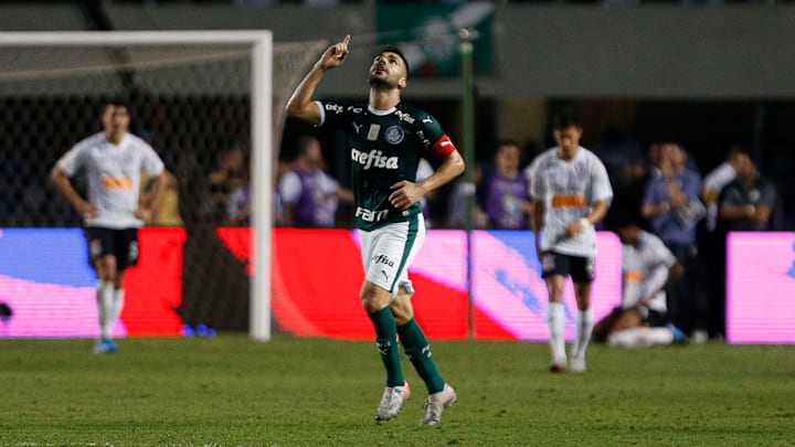 Palmeiras e Corinthians entram em campo em ida e volta pelo troféu da elite paulista da temporada.