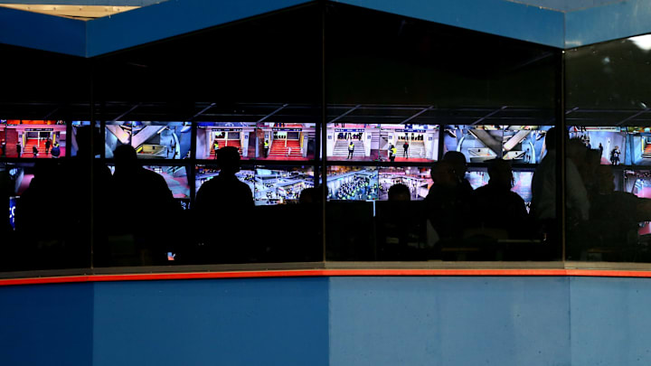 Paris Saint-Germain v Chelsea FC - UEFA Champions League Round of 16: First Leg