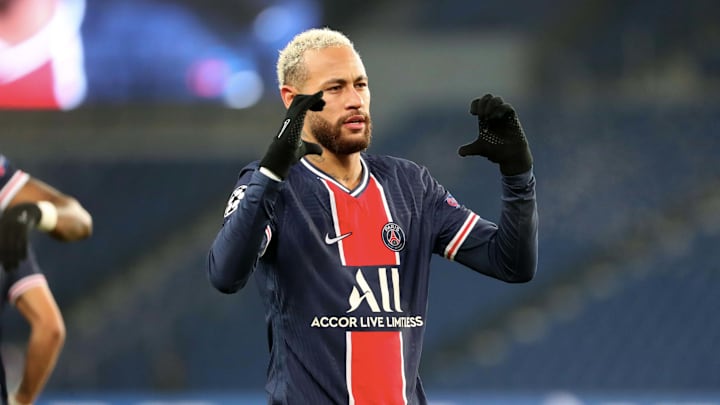 Com Neymar e outras feras: veja 6 jogadores que são representados por um familiar. Com Neymar e outras feras: veja 6 jogadores que são representados por um familiar.