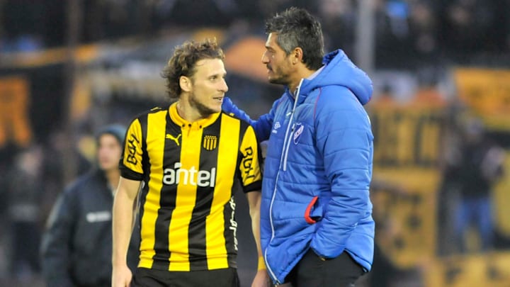 Peñarol v Nacional - Torneo Clausura 2016 Peñarol v Nacional - Torneo Clausura 2016