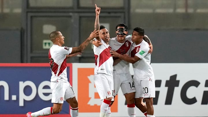 Christian Cueva Gianluca Lapadula Peru Brasil Eliminatórias 