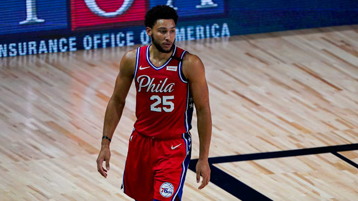 Simmons tiene 24 años y tres campañas de experiencia en la NBA