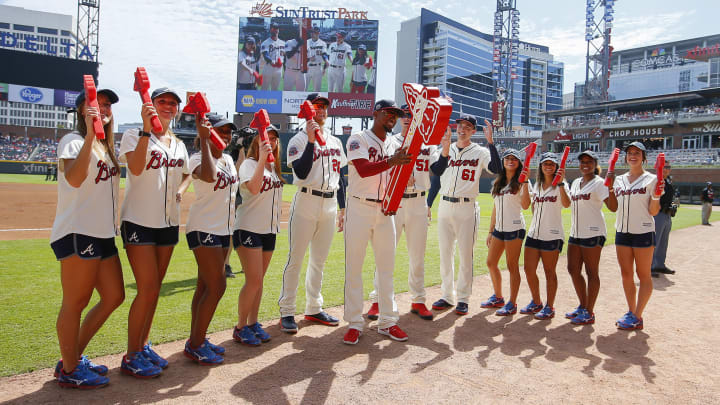 Braves fans perform 'Tomahawk Chop' chant in defiance of Native American  Cardinals pitcher's outcry