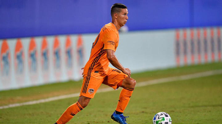 Fue el primer jugador de la era Gallardo en utilizar este dorsal tras la partida de Manuel Lanzini