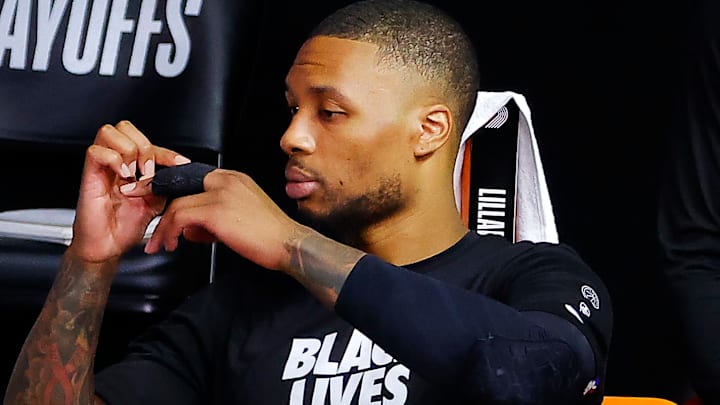 Damian Lillard se lesionó la mano izquierda