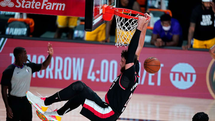 Jusuf Nurkic fue pieza clave en el triunfo de Portland sobre Lakers