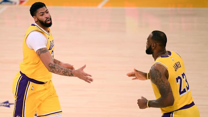 Anthony Davis y LeBron James como ejes de los Lakers siguen siendo candidatos a pelear por el título, de llegar sanos