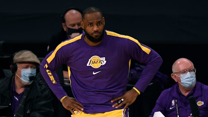 LeBron no pudo evitar la caída de los Lakers ante los Blazers