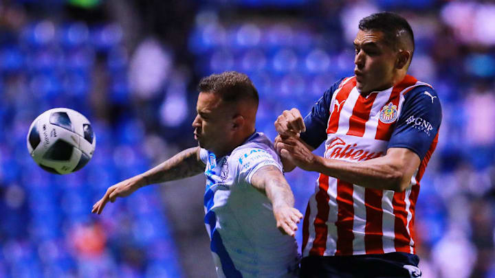 Gustavo Ferrareis, Sergio Flores